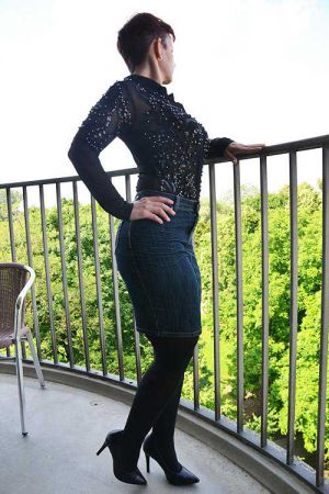 Neue Escort Leonie